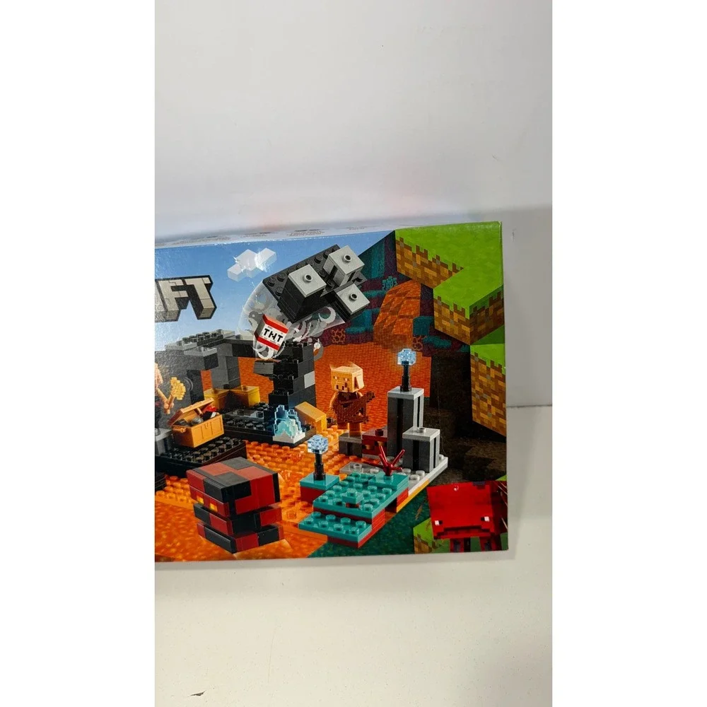 LEGO Minecraft The Nether Bastion 21185 Building Toy Set 300 Pieces New Sealed